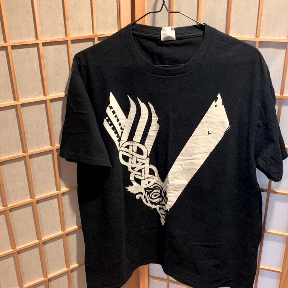 Vikings TV Show t shirt size Large